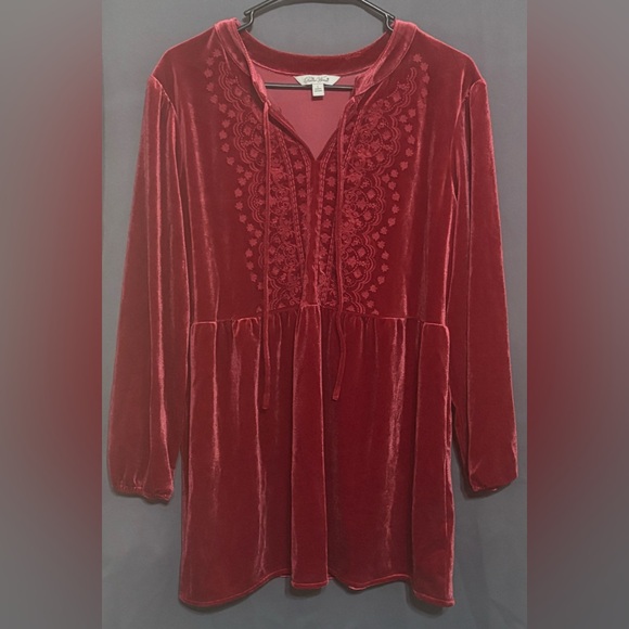 Red velvet long sleeve top - Picture 1 of 8